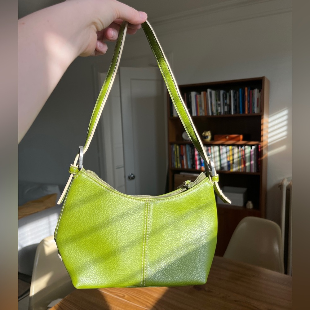 Nine & Co lime green leather mini shoulder bag 🍋‍🟩